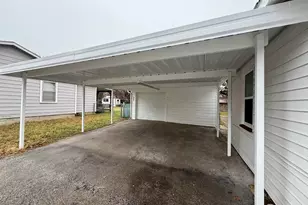 133 Gordon Dr, Azle, TX 76020 - Photo 4