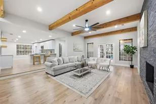 1806 Burr Oak St, Arlington, TX 76012 - Photo 2