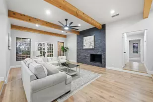 1806 Burr Oak St, Arlington, TX 76012 - Photo 4