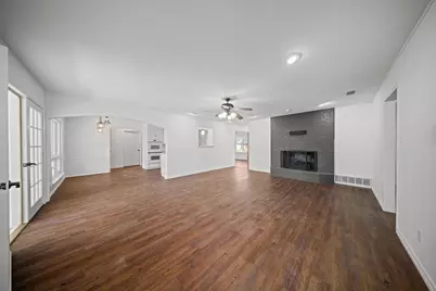 203 Oak Forest Trail, Euless, TX 76039 - Photo 10