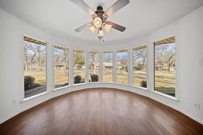 203 Oak Forest Trail, Euless, TX 76039 - Photo 4