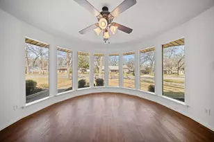 203 Oak Forest Trail, Euless, TX 76039 - Photo 4