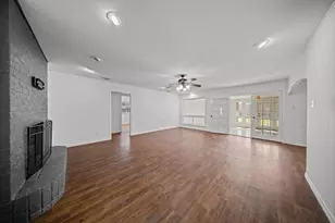 203 Oak Forest Trail, Euless, TX 76039 - Photo 8