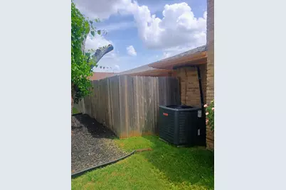 1001 Hunters Creek, DeSoto, TX 75115 - Photo 2