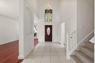 100 Ponciana Dr, Euless, TX 76039 - Photo 2