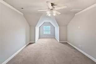 573 W Royal Ln, Irving, TX 75039 - Photo 18