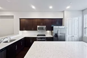 573 W Royal Ln, Irving, TX 75039 - Photo 12