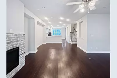 573 W Royal Lane, Irving, TX 75039 - Photo 8