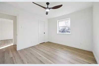 302 W Pelton Street, Sherman, TX 75092 - Photo 12