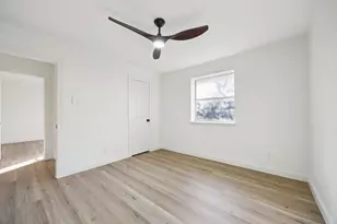 302 W Pelton St, Sherman, TX 75092 - Photo 12