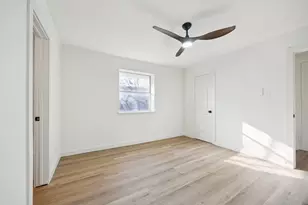 302 W Pelton St, Sherman, TX 75092 - Photo 14