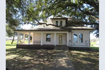 607 S First Street S, Rosebud, TX 76570 - Photo 1