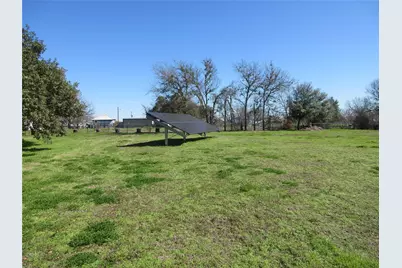 607 S First Street S, Rosebud, TX 76570 - Photo 6