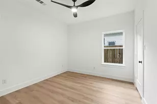 4827 Baldwin St, Dallas, TX 75210 - Photo 16