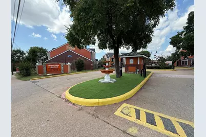 3150 Cliff Creek Crossing Drive, Dallas, TX 75237 - Photo 10