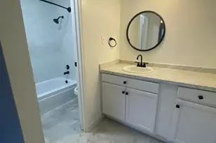 3150 Cliff Creek Crossing Dr, Dallas, TX 75237 - Photo 8