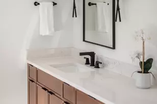 10553 Cromwell Dr, Dallas, TX 75229 - Photo 16