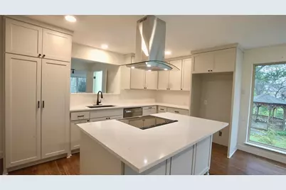 9762 Twin Creek Drive, Dallas, TX 75228 - Photo 10