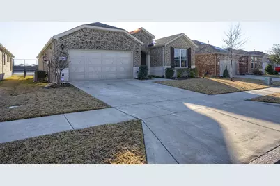 944 Memorial Drive, Aubrey, TX 76227 - Photo 34
