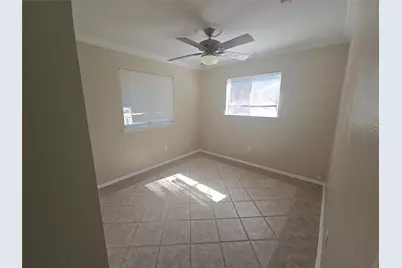 2429 Salmon, Irving, TX 75062 - Photo 4