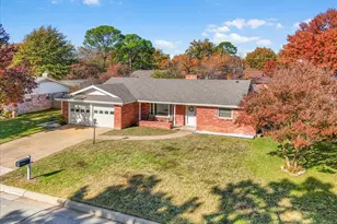 1913 Yucca Trail, Hurst, TX 76054 - Photo 2