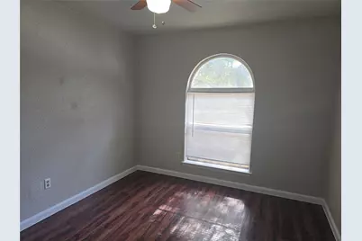 2900 Laramie St, Irving, TX 75062 - Photo 8