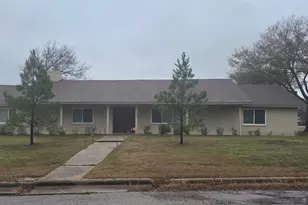 739 Bluebonnet St, Mexia, TX 76667 - Photo 1