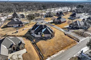 6000 Justine Ct, Granbury, TX 76049 - Photo 4