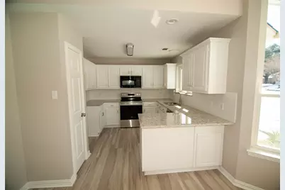 3605 Wessex Court, Denton, TX 76210 - Photo 4