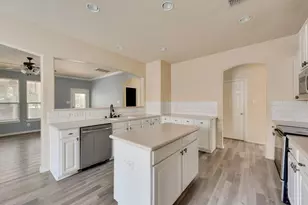 851 Grant St, Burleson, TX 76028 - Photo 8