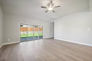 806 London Town Ln, Princeton, TX 75071 - Photo 14