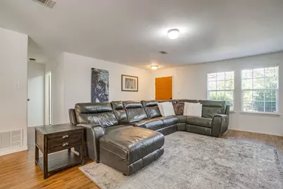 305 Chalkstone Drive, Fort Worth, TX 76131 - Photo 4