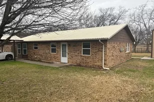 104 Chisholm St, Saint Jo, TX 76265 - Photo 1