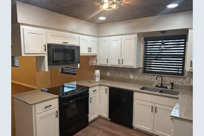 104 Chisholm Street, Saint Jo, TX 76265 - Photo 4