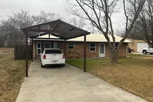 104 Chisholm St, Saint Jo, TX 76265 - Photo 2