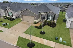 7608 Redwood Forest Ln, Little Elm, TX 76227 - Photo 2