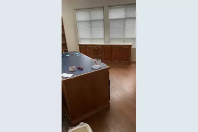 625 W Dickey, Grand Prairie, TX 75051 - Photo 8