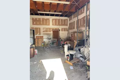 625 W Dickey, Grand Prairie, TX 75051 - Photo 14