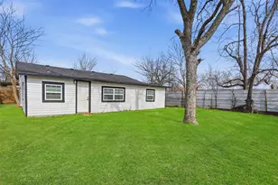 1100 SE 9th St, Mineral Wells, TX 76067 - Photo 20