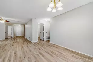 7845 Whitney Ln, Fort Worth, TX 76112 - Photo 10