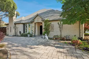2448 Clearspring Dr N, Irving, TX 75063 - Photo 2