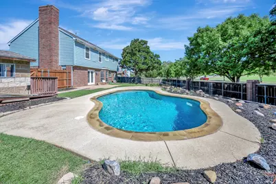 8000 Crazy Horse Lane, Fort Worth, TX 76137 - Photo 2