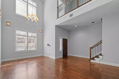 705 E 1st Street, Fort Worth, TX 76102 - Photo 8