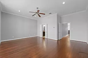 705 E 1st St, Fort Worth, TX 76102 - Photo 18