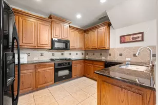 1352 Cog Hill Dr, Fort Worth, TX 76120 - Photo 10