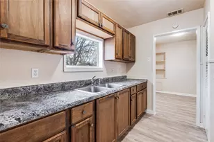 133 W Hobson Ave, Dallas, TX 75224 - Photo 10