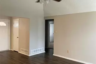 104 Mesa Moor Dr, Glenn Heights, TX 75154 - Photo 2