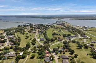 206 Lakeview Dr, Runaway Bay, TX 76426 - Photo 8