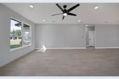 206 Lakeview Drive, Runaway Bay, TX 76426 - Photo 12