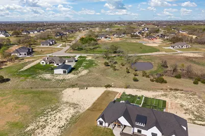 216 Dan Russell Bend, Weatherford, TX 76087 - Photo 4
